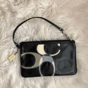 NWOT ⭐️ Coach Wristlet